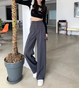 High-waisted pleated straight leg cargo trousers