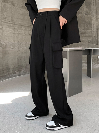 High-waisted pleated straight leg cargo trousers