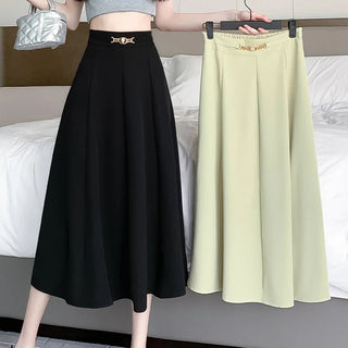 Luna Classic High-Waist Skirt with Chain Accent